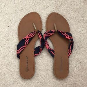 Francesca's Coral Navy Fabric flip flops 8